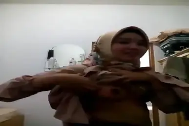 Mahasiswi Sholeh Bikin Video Bugil Buat Pacar